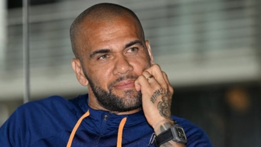 Nuevo revés judicial para Dani Alves que seguirá detenido en la causa por violación