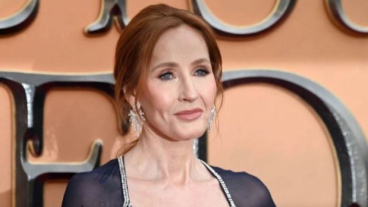 Una nueva polémica con J.K. Rowling, autora de Harry Potter: criticó un glosario LGBTQ+ que elaboró una prestigiosa universidad