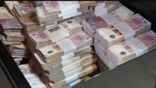 Otra causa contra los Sena: investigan el origen de los $6 millones secuestrados en la casa