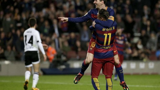 Messi hizo 3 goles para el triunfo del Barcelona 7-0 sobre el Valencia