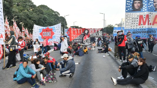 Corte en la 9 de Julio: Unidad Piquetera acampará durante toda la noche
