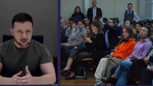 Zelenski destaca el valor de la "libertad" en una charla con alumnos de la UBA