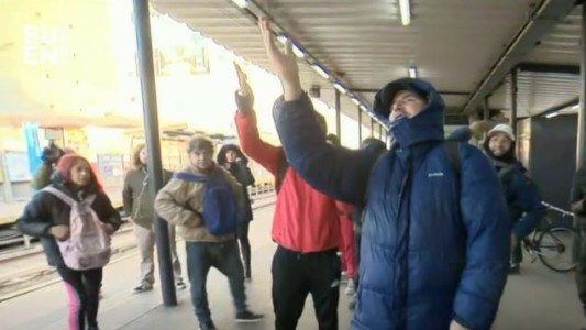 Confusión entre los pasajeros del ferrocarril Sarmiento: ¿se levantó el paro?