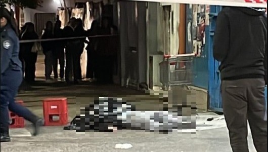 Intentó robar en un supermercado chino con una réplica de arma y el dueño lo mató de un balazo