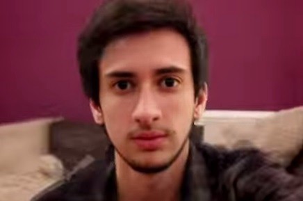 Video: la nena transexual que se transformó en hombre en 1.400 selfies