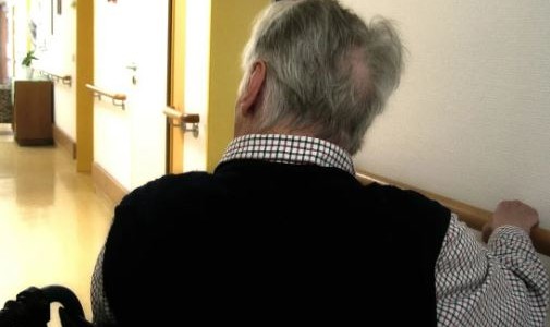 Las personas con poco contacto social son más propensas a sufrir demencia, advirtió un estudio