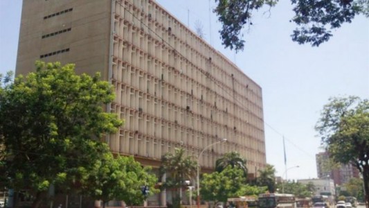 Allanan la casa de gobierno del Chaco por una causa de lavado de dinero, evasión y enriquecimiento ilícito