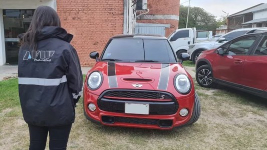 La Aduana evitó el contrabando de vehículos de lujo valuados en 50 millones de pesos