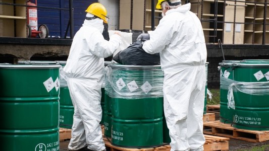 La Aduana detuvo la importación de 100 toneladas de residuos peligrosos de una empresa de neumáticos