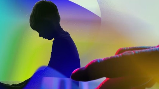 Advierten en Reino Unido que inteligencia artificial aumenta amenaza de abuso sexual infantil