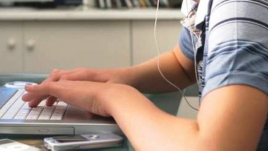 China prohibirá a los menores de 18 años conectarse a internet de noche