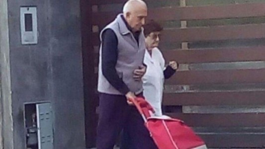 Filmaron a un represor violando la prisión domiciliaria en Rosario