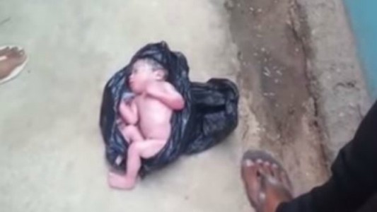 Filipinas: rescataron a un bebé que hallaron dentro de una bolsa de basura