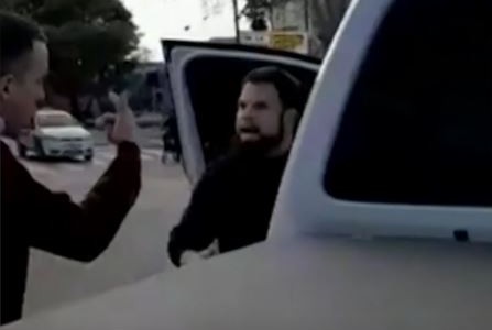 Video: Una discusión de tránsito terminó a las piñas