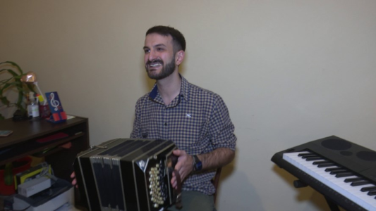 El  bandoneonista argentino que quiere ser el mejor del mundo en Estados Unidos