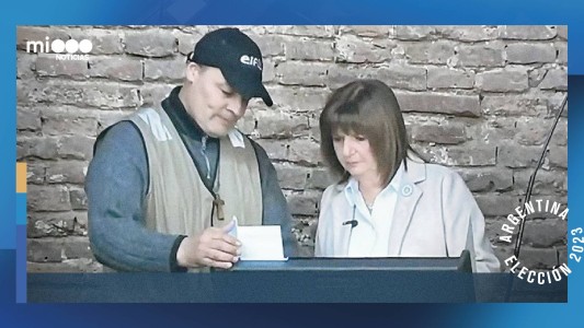 "Votaba a una lista y me salía otra": los problemas de Patricia Bullrich con la boleta electrónica