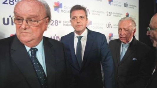 Los empresarios, en alerta por el nuevo escenario político y económico, esperan una inflación mensual de dos dígitos