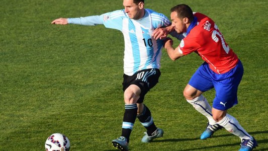 Con el retorno de Messi, Argentina visita hoy a Chile en el debut de Pizzi
