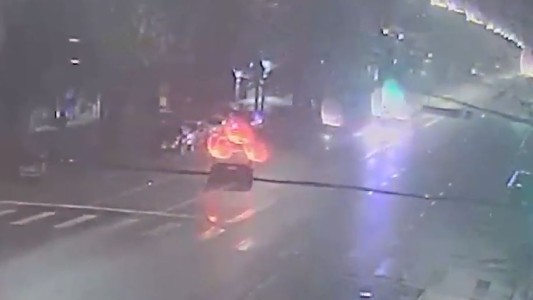 Mar del Plata: escapó de un control policial con una moto robada, chocó contra un patrullero y murió