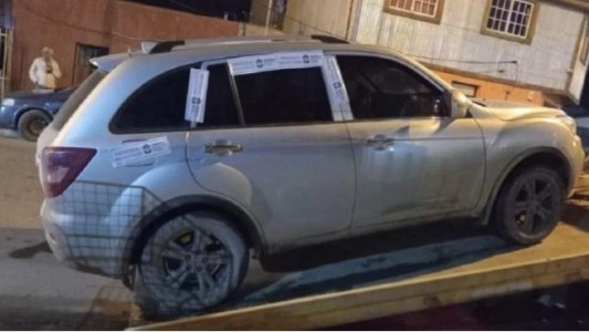 Una pareja manejaba borracha con su bebé recién nacida y chocó contra un patrullero en Ushuaia