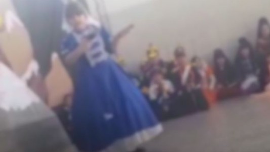 Una balacera contra una vivienda lindera a una escuela de Rosario interrumpió un acto