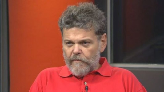 Alfredo Casero fue detenido en Ezeiza por agredir a un fanático