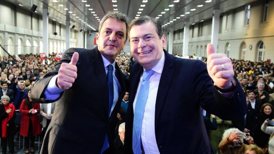 Zamora otorgó un bono de $400.000 a estatales de Santiago del Estero