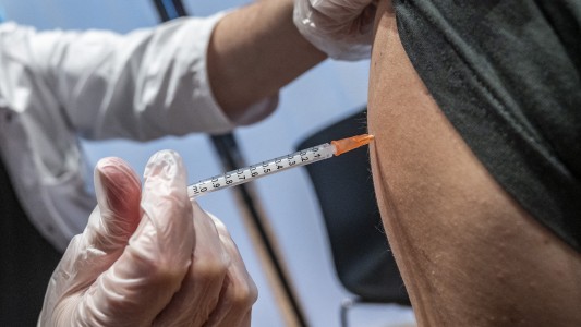 Lanzan una vacuna que reduce 75% el tiempo de tratamiento de algunos tipos de cáncer