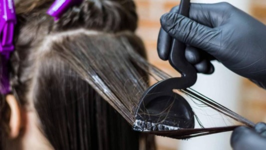 ANMAT prohibió una serie de productos para el alisado del pelo por contener una "sustancia peligrosa"