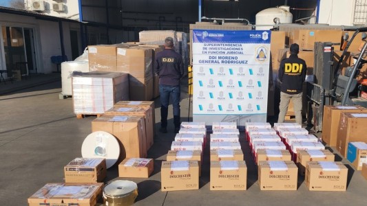 Millonaria evasión impositiva: desbarataron banda que vendía cigarrillos "truchos" mezclados con originales