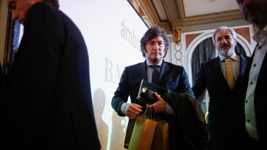 Misión de asesores de Milei en Wall Street: explicar el proyecto de dolarización y calmar a inversores