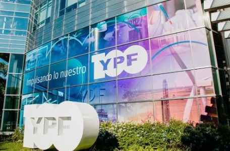 La Justicia investiga si los Eskenazi vendieron su parte de YPF al fondo que le ganó el juicio a Argentina
