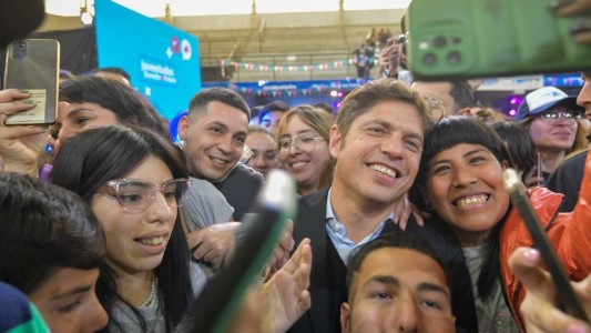 Kicillof anunció la implementación del Boleto Estudiantil para el nivel terciario desde octubre