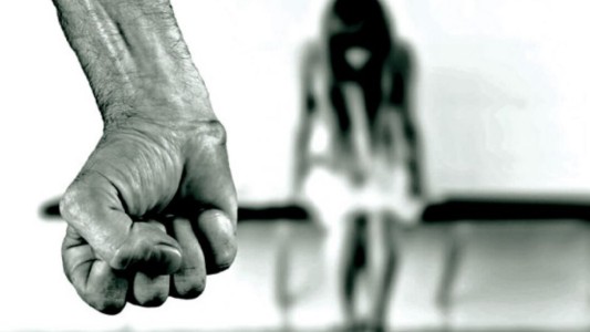 Víctimas de violencia de género recibirán una tarjeta de débito para emergencias