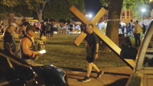 En lo que va del año se registraron 470 tiroteos masivos en los EEUU y hubo más 25 mil muertes violentas