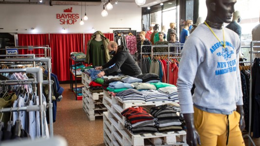 La devaluación y la inflación demolieron el consumo: cayeron indumentaria y calzado