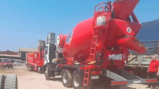 Tragedia en Posadas: un obrero murió tras caerse a una mezcladora de cemento