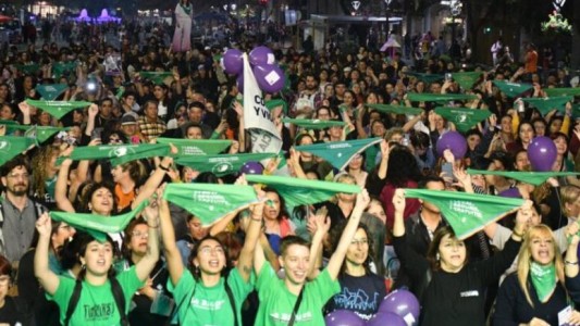 Miles de mujeres marcharon en toda la Argentina para defender "los derechos conquistados"