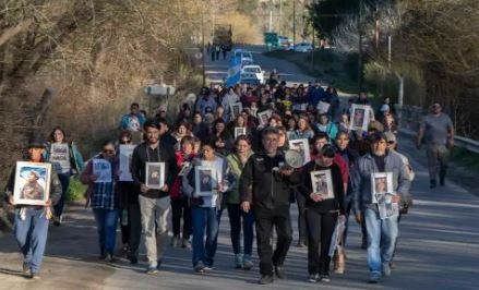 Marcharon por los soldados muertos en el vuelco de un camión en Neuquén
