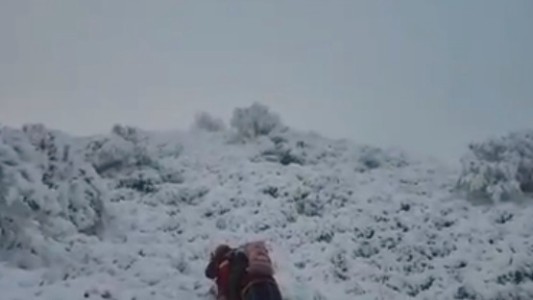 Helicóptero en emergencia: los funcionarios pasaron la noche en la alta montaña