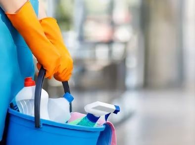 Cómo quedan los sueldos del personal de casas particulares con el aumento del 34% y el bono