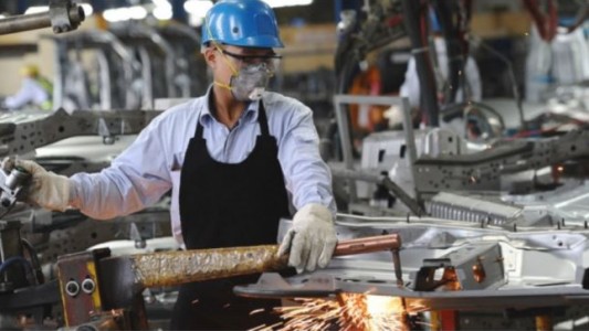 Por la inflación y la pérdida de poder adquisitivo, la mayoría de los argentinos busca cambiar de trabajo