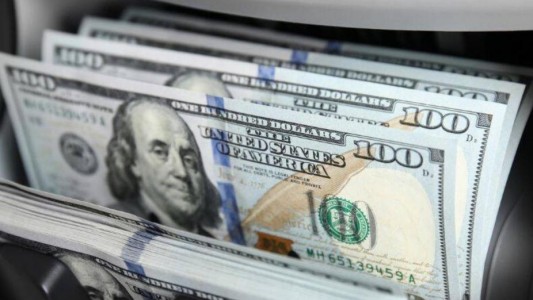 El Gobierno sumó restricciones para frenar el dólar financiero