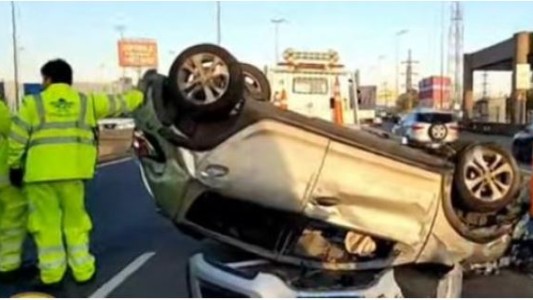Choque y vuelco en Autopista Panamericana: murió una persona que intentó cruzar caminando