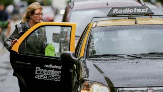 Comienza a regir un fuerte aumento en los taxis porteños: 50% en dos tramos