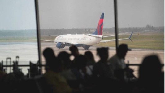 Agencias de viaje suspenden cobros en pesos por temor a una devaluación post elecciones