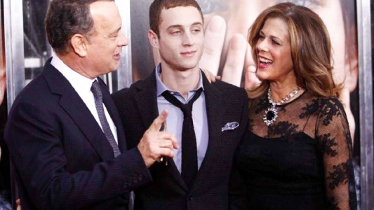 El hijo de Tom Hanks habla de su adicción a la cocaína  y al crack en Instagram