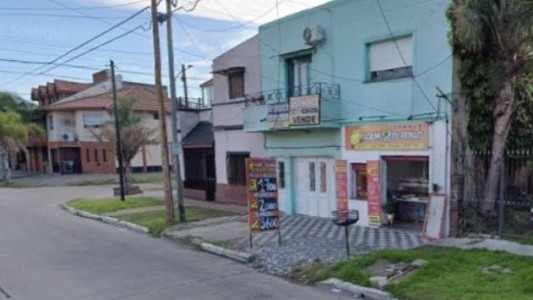 "Intentó cubrir la vida de su hijo y perdió la de él": fue a comprar a un pollería y lo mataron para robarle