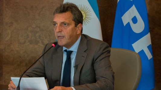 Falta de combustibles: Massa aseguró que petroleras "retuvieron stock por temor a devaluación"