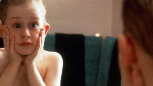 Un error en la película "Mi pobre angelito" revolucionó Internet